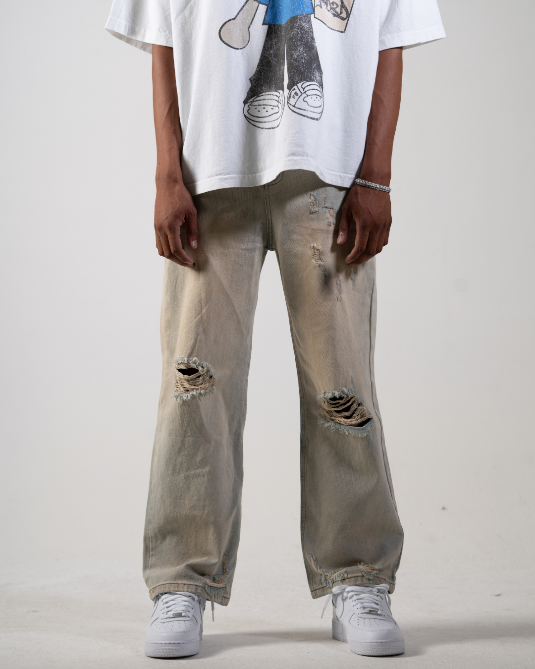 CONTRAST DISTRESSED DENIM