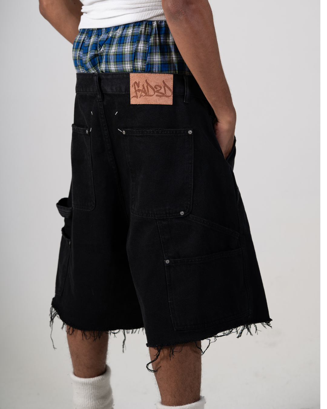 DOUBLE KNEE SHORTS - BLACK